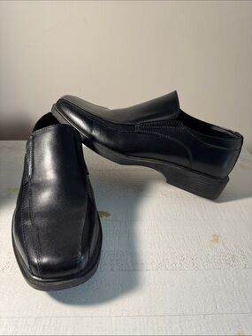 Bruno Marc Cambridge-05 men's black dress shoes. Worn twice. Box included.